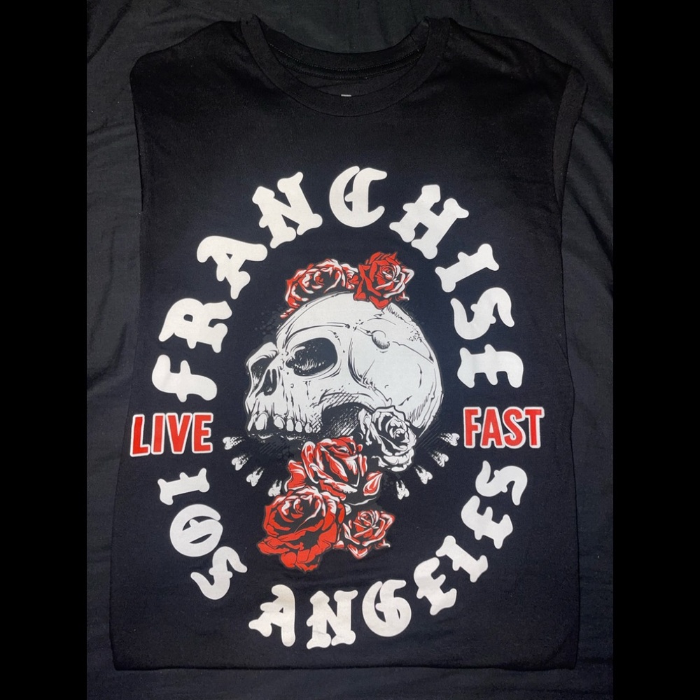 Selling LFA shortsleeve tee shirt size: M